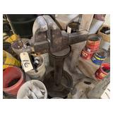 Desmond  5" Vise on Stand