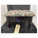 Hideaway Foot Stool 15'x12'