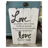 Wooden Wall Dï¿½cor 16'x24'