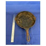 Cast Iron Skillet 9' - rusty