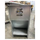 Pet Lodge Chow Hound Feeder