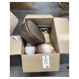 Chicken Dï¿½cor - Wicker Case - Wooden Dï¿½cor