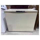 Kenmore Chest Freezer 41'L x 22'W x 35'H