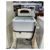 Vintage Washing Machine w/Wringer