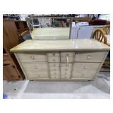 6-Drawer Dresser 58'L x 21'W x 32'H w/Mirror