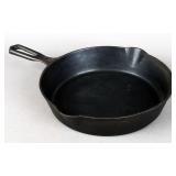 Antique Wapak #8 cast iron fry pan/skillet