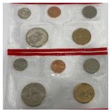2002 Packs of Coins in Plastic (2 sets)