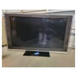 Sony Flat Screen TV w/ Remote