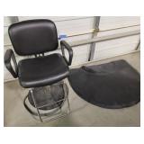 Salon Chair w/Mat