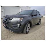 *2016 Ford Explorer