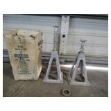 2- Stabilizer Jacks