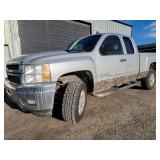 * 2011 Chevrolet Silverado 2500HD 4WD Pickup