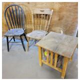 2 Chairs, Side Table