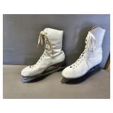 Vintage Kingwood Sheffeild Leather Ice Skates