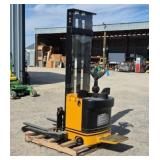 Mobile Warehouse Electric Forklift  *Needs Charger