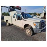 2015 Ford F350 4x4 Super Duty XL Extended Cab Service Truck