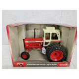 International 856 w/Cab and Duals, Dealer Edition