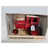 International 1566 w/Cab -Duals