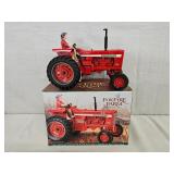 International Farmall 826 w/Farmer, Foxfire Farm