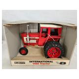 International 1468 w/Cab - Duals