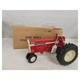 Farmall 1206 Scale Models, Plastic wheels