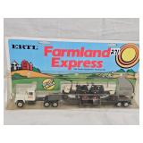 Ertl Case Farmland Express Truck w/2 Case 2294...