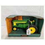 JD 720 Row-Crop Tractor