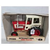 International 1468 w/Cab
