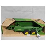 JD Hydra Push Spreader