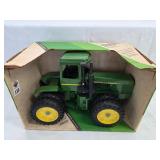 JD 8650 4-Wheel-Drive Tractor
