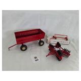 Ertl Wagon-Small Red Disc-small Red Header Trailer