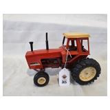 Allis Chalmers 7050 w/Maroon Body
