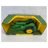 JD 60 Tractor w/Picker Sheller