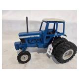 Ford TW-20 Tractor w/Cab and Duals