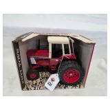 International 1586 w/Cab-Duals