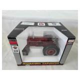 Farmall 400 Diesel Tractor SpecCast