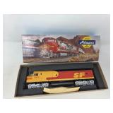 HO Scale Athearn SF #5975 Locomotive