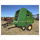 John Deere 535 Round Baler