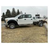 Ford F350 XL Crew Cab