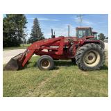 IH 584 w/ IH Loader, Diesel