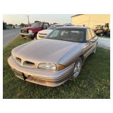 1999 Pontiac Bonneville SLE Sedan