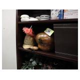 Assorted lot of decor