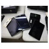 Lot of 4 iPad mini, (2) with credit card reader