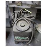 Speedaire 60 lb pneumatic sand blaster