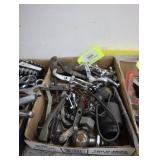 Assorted wheel pullers