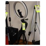 Photo light with tripod stand