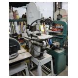 Delta 034872Q, 14 in. vertical band saw portable