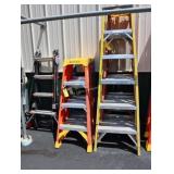 4 ft Fiberglass step ladder