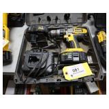 DeWalt drill 18v, 2 batteries, charger