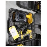 DeWalt drill 18v, 2 batteries, charger